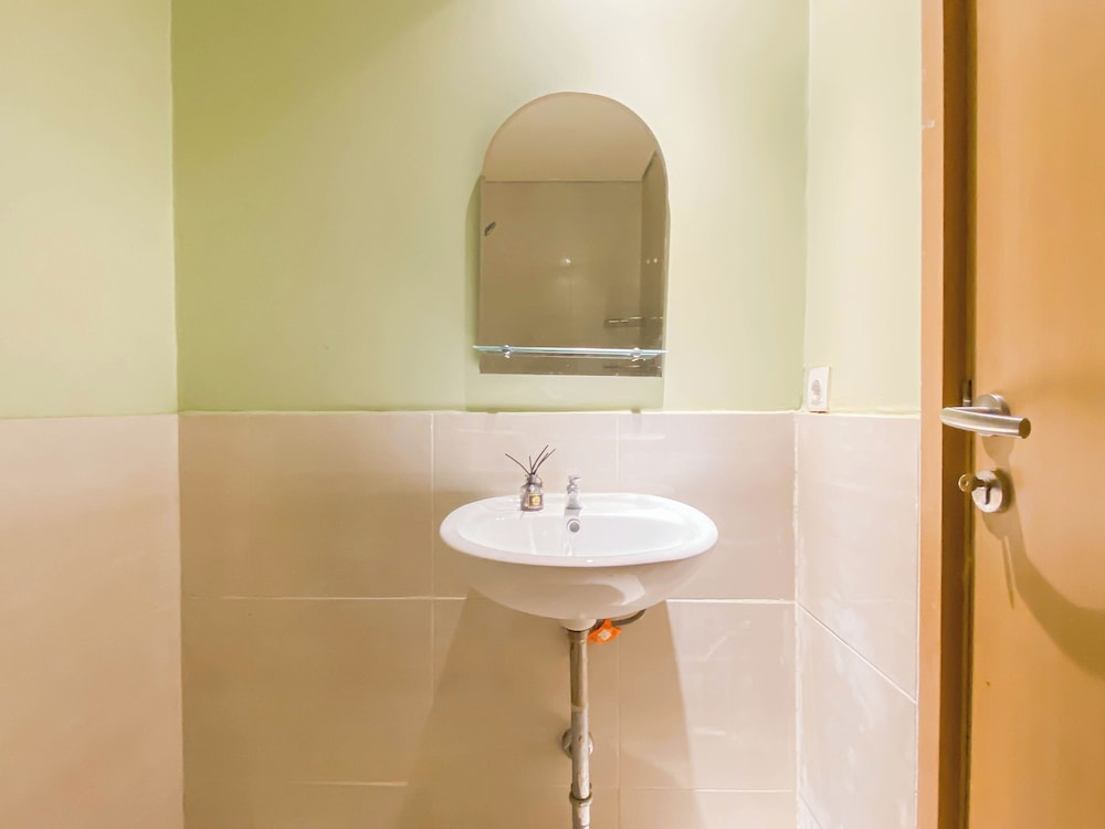 Homey And Comfort Living 2Br At Meikarta Apartment