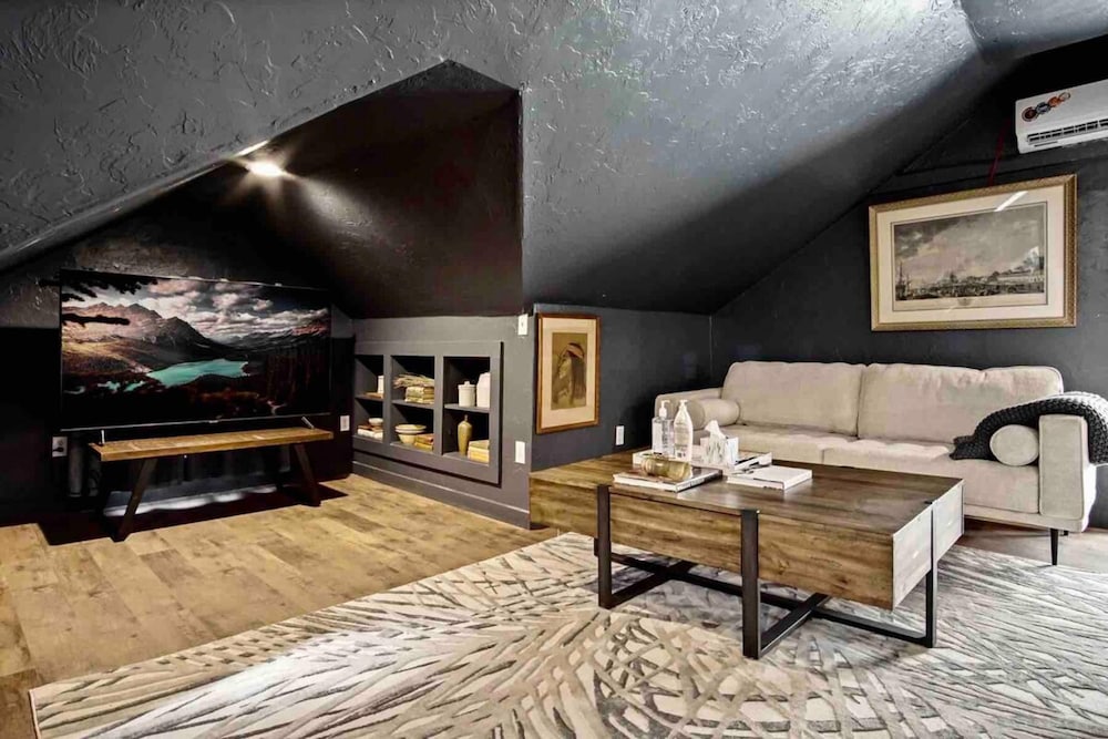 Oklahoma City Vacations - 3-story 6-bedroom 4 Bathrooms 3min-asian Dist - Property Image 51