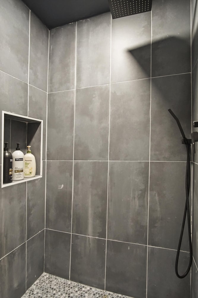 Oklahoma City Vacations - 3-story 6-bedroom 4 Bathrooms 3min-asian Dist - Property Image 74