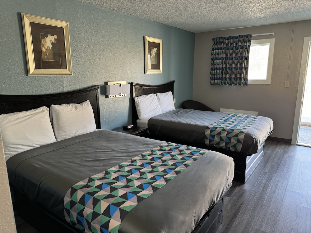 Kansas Inn Independence view 5