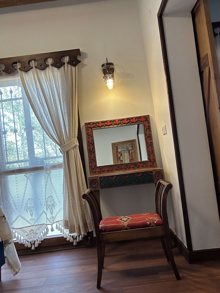 St.Johns hill boutique Ephesus