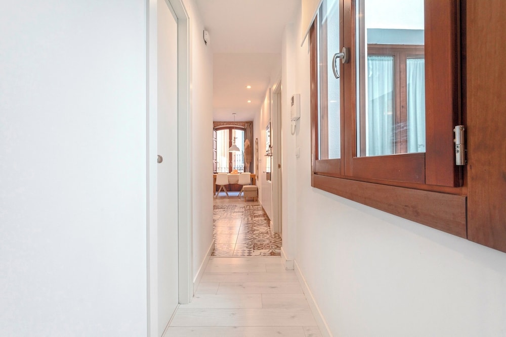 Stunning One-bedroom Apartment Near the Cathedral Zacatin 201