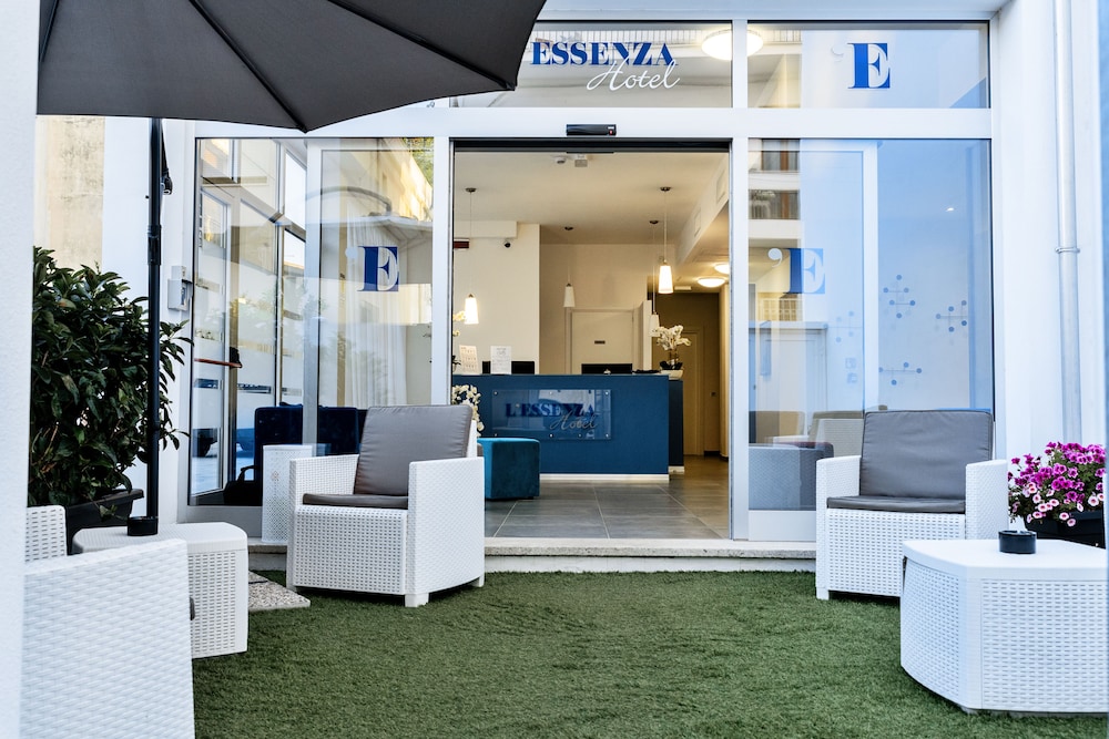 Hotel Essenza Hotel - Image 1