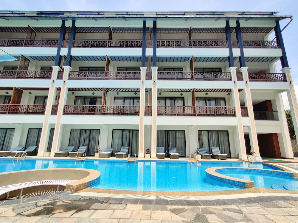 Lake View Resort