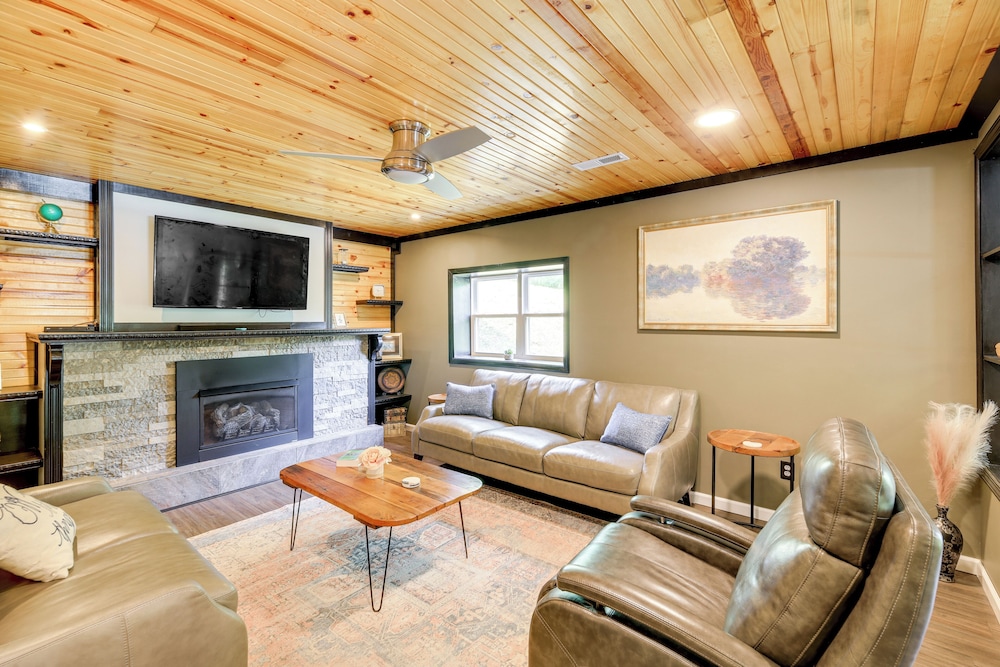 Creekside Retreat w/ Mtn Views in Lambsburg!