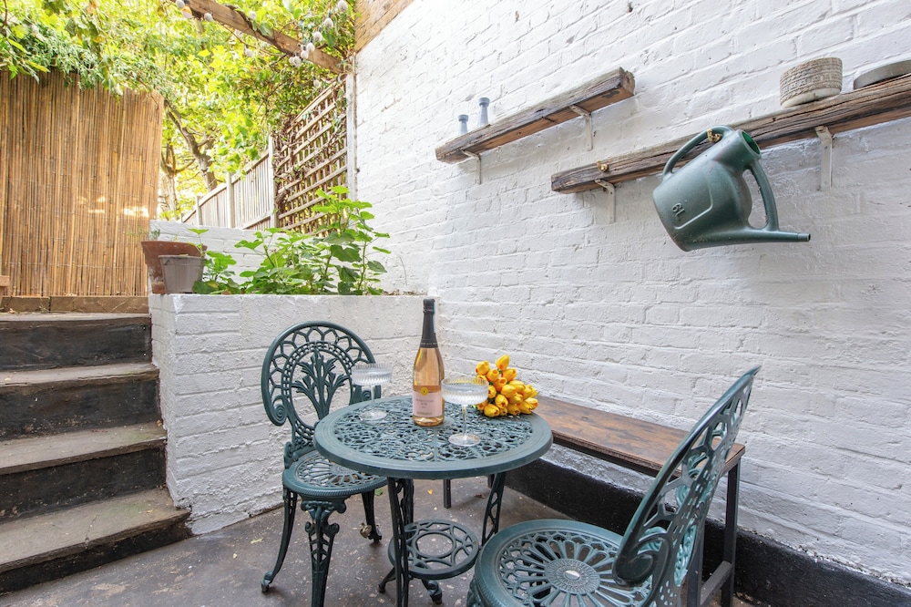 Stratford - Apartment - Sleeps 3 - Great Location