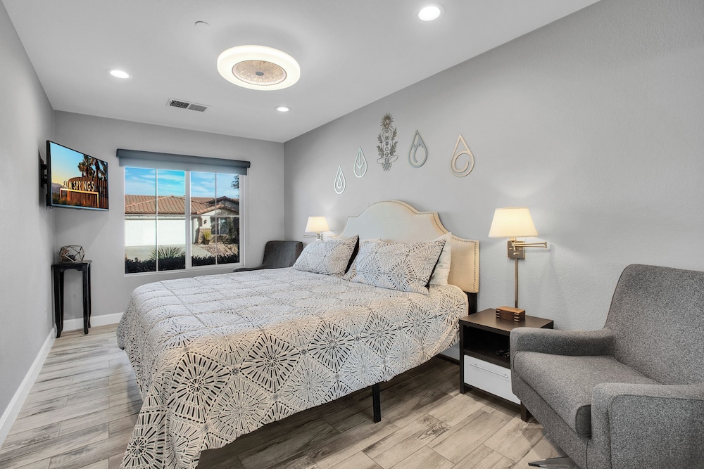 Near Downtown: Palm Springs Home w/ Mountain Views