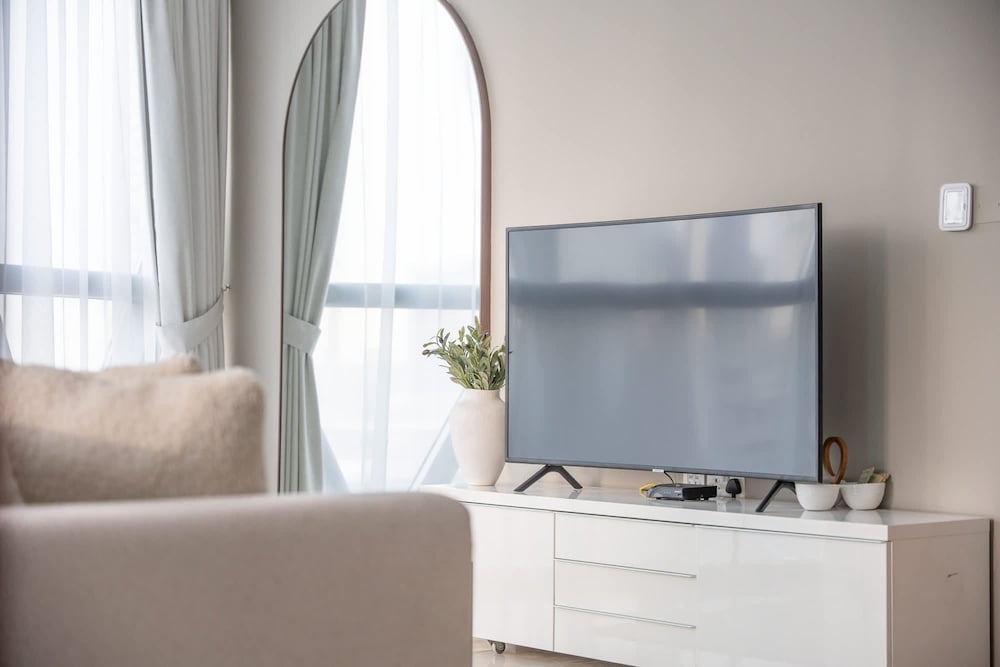 Well-furnished 3 Bedroom in Park Towers Difc