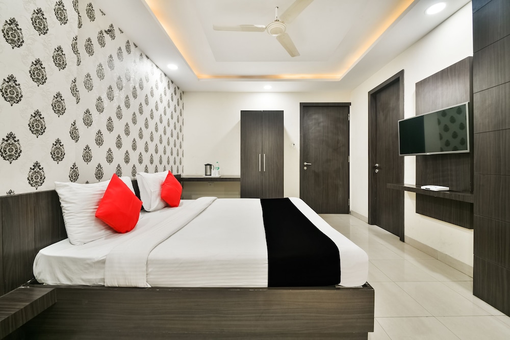Hotel Flowers Inn