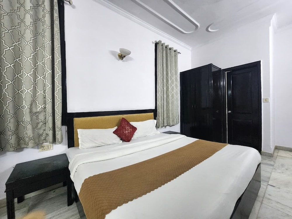 Hotel Grand Central Near Karolbagh Metro