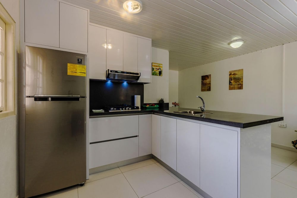 Sleeps 16 Palm Beach - 6BR Villa w Private Pool