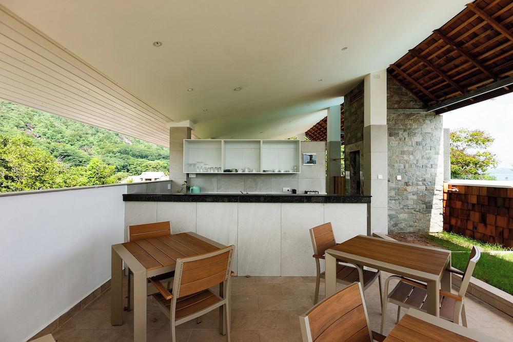 Joan Eco Relais