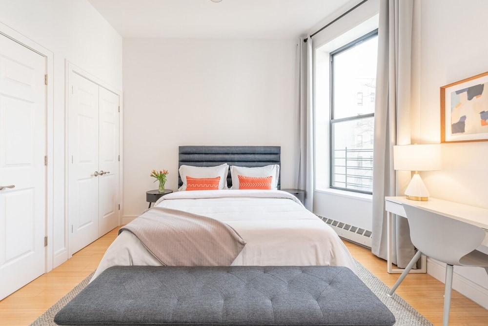 Cypress Court II by Rove Travel 1BR Harlem Apt