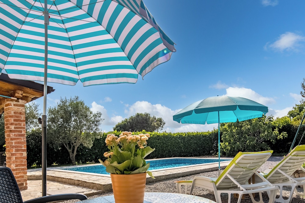 Tiny House With Private Pool Kostrena