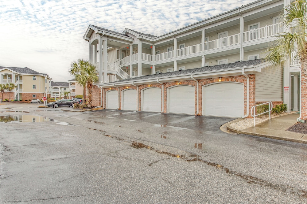 2 Mi to Ocean: Myrtle Beach Condo w/ Balcony