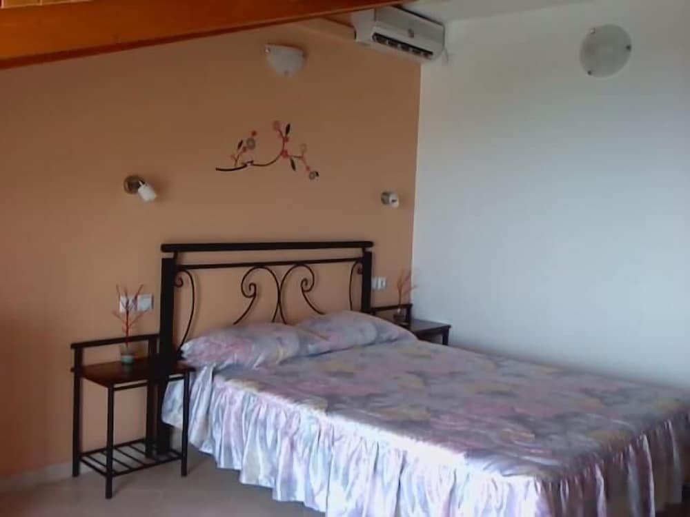 Zoe's Studios photo 2