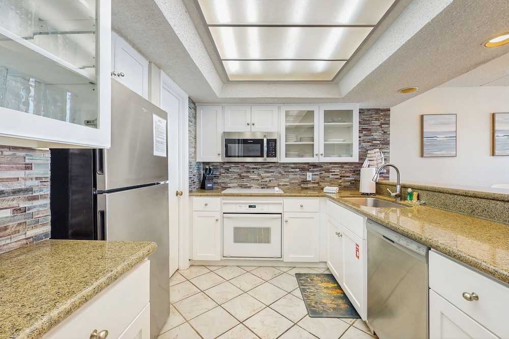 3BR Condo - 10th Floor w/ Amazing View & Amenities