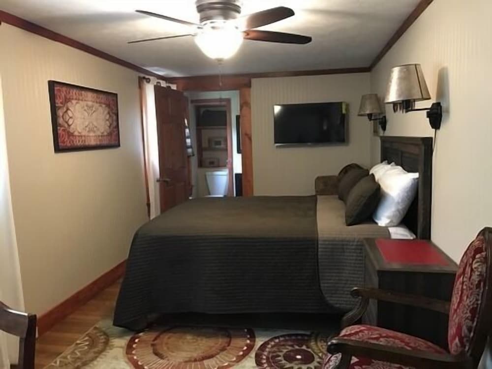 Hocking Hills Inn