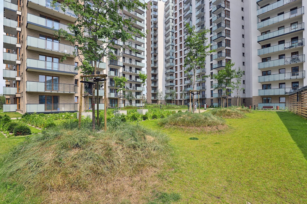 Gdańsk Nowa Letnica Apartment by Renters view 4