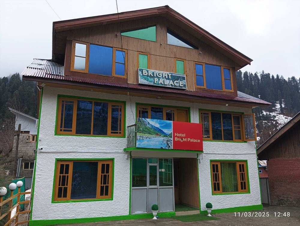 Hotel Bright Palace