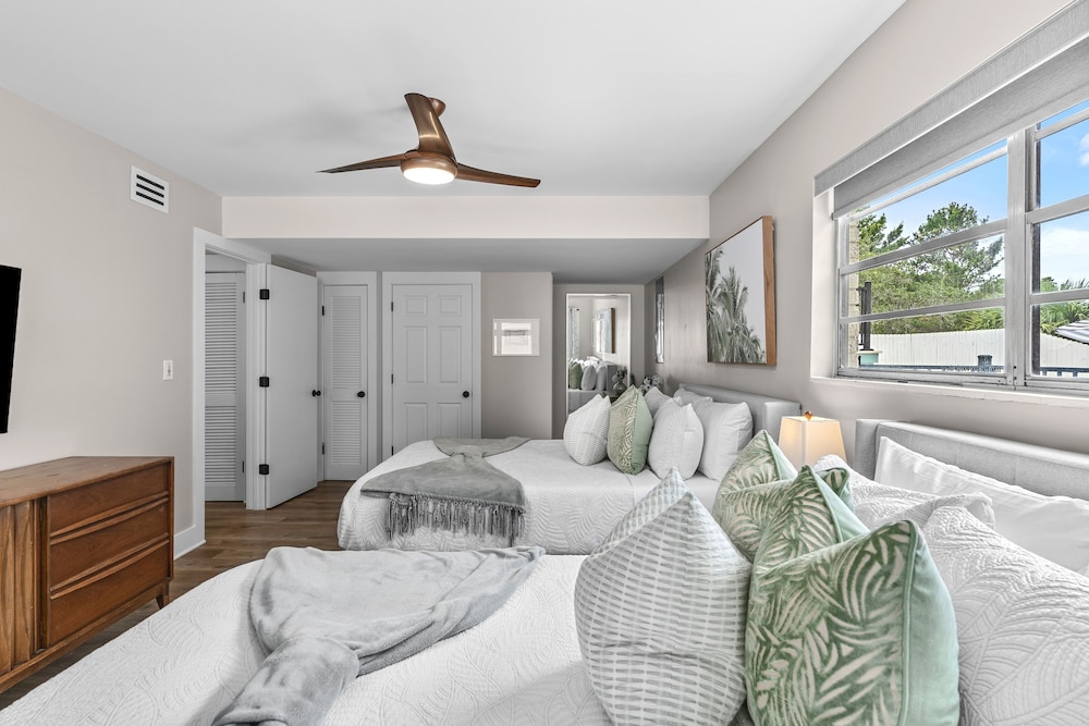 30A Florida Flashback by Avantstay Private Pool Golf Cart 3 Blocks to Beach