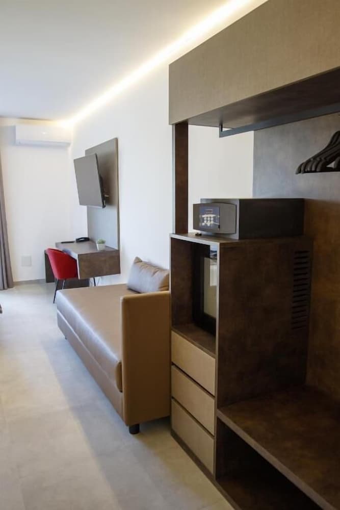 Alba in Cento photo 4