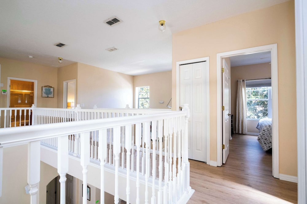 Family Villa w Pool Spa Game Room Near Disney