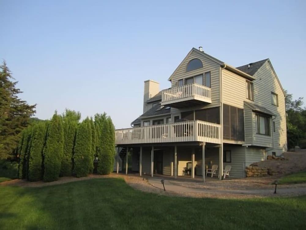 Galena Vacations - House on Northview - Property Image 1