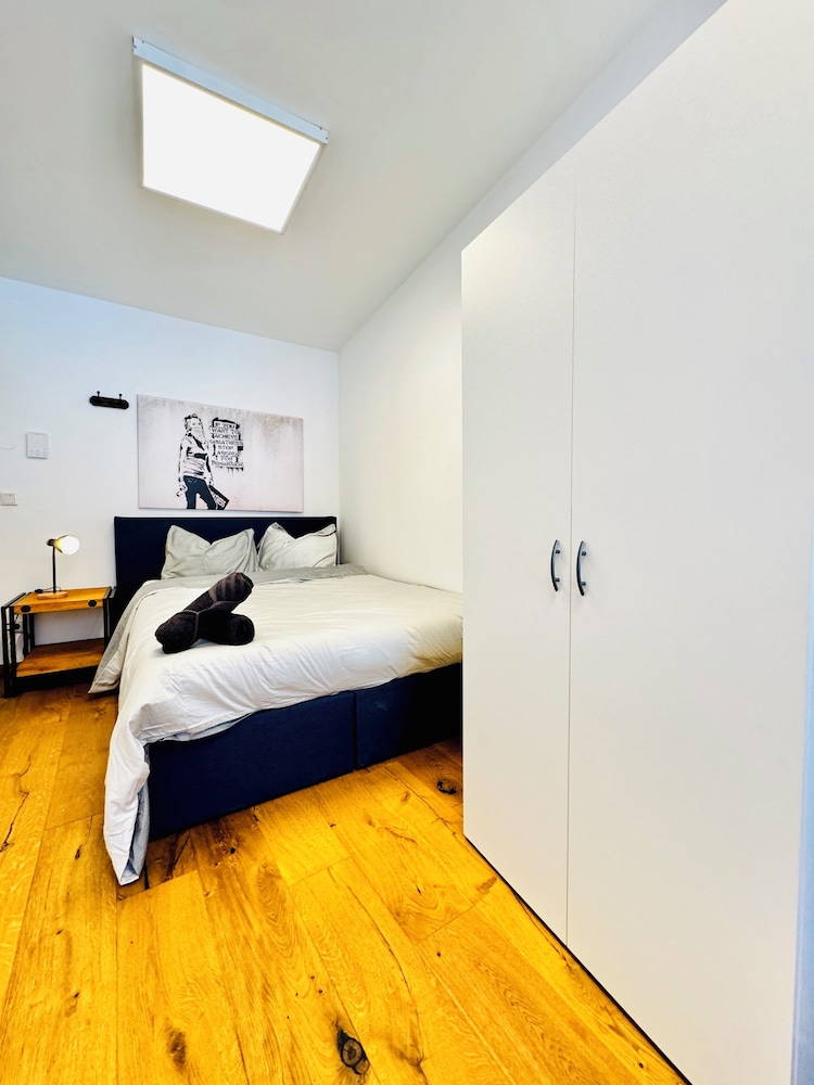Comfortable Room Near Kaufpark Alterlaa