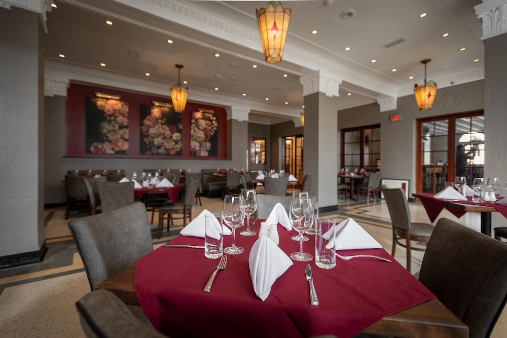 Lawrence Vacations - The Eldridge Hotel - Property Image 10