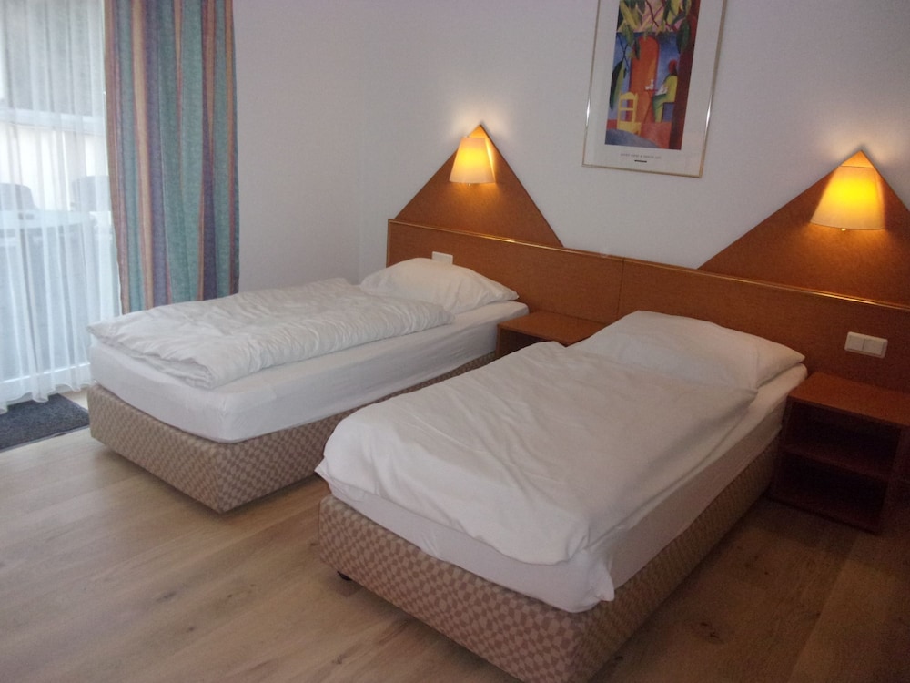 Saarbruecken Vacations - Boutique-Hotel Fahrhaus Saarbrucken - Property Image 4