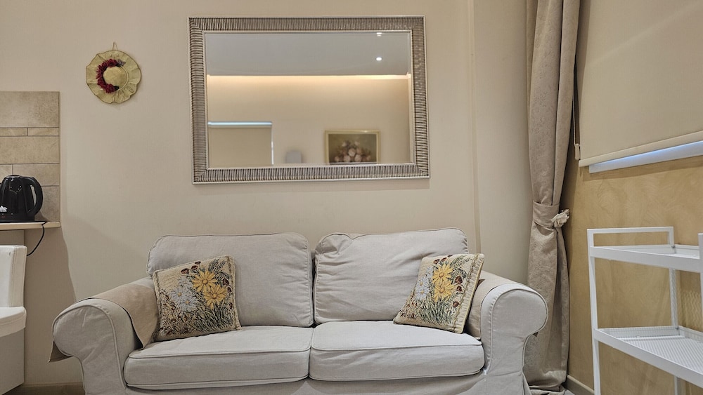 116 NIC 302a - Stay Fantasia Central Suite