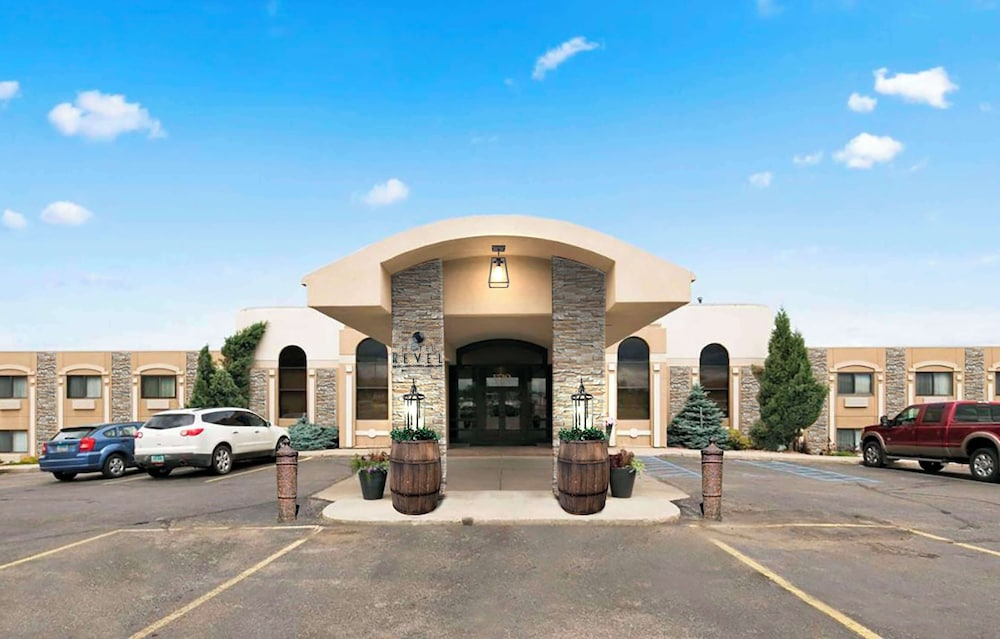 Hotel Revel Hotel Minot, SureStay Collection by Best Western
