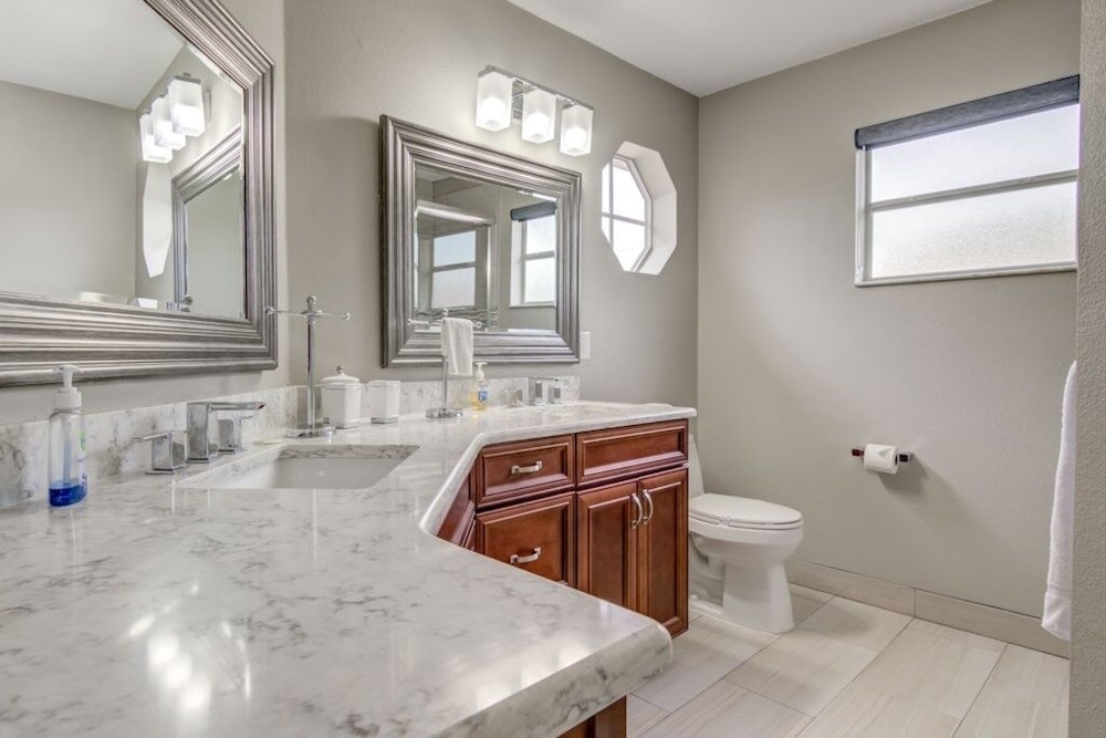 Southern Dunes Comforts Of Home! Golf Views! 4 Bedroom Home by RedAwning