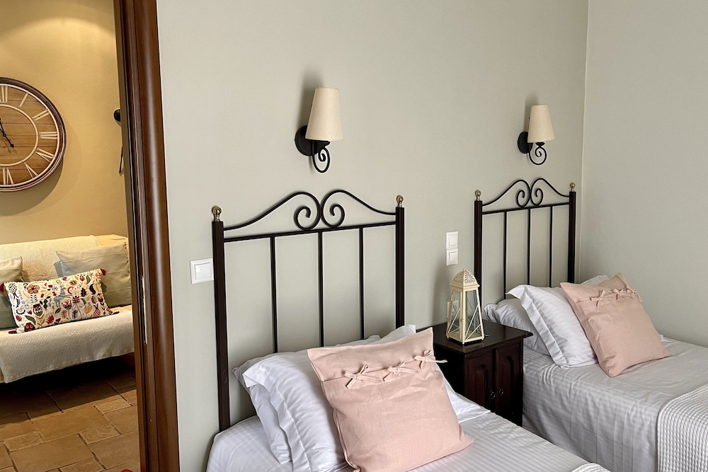 Sebastians Family Hotel & Taverna