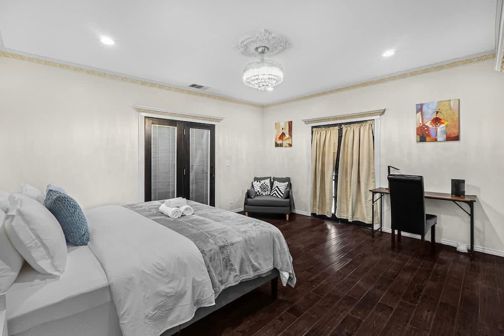 Stunning House wt 6Br 5bth SJ