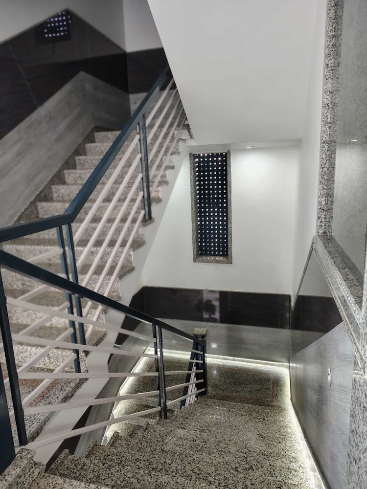 Baba Sundaram Hotel & Restaurant