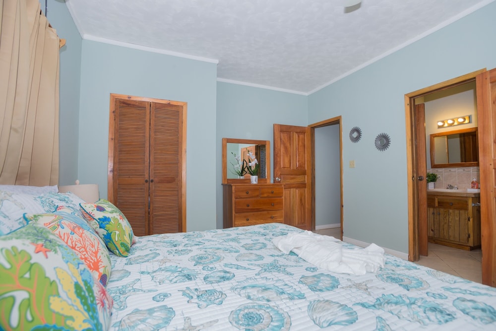 Roatan Ocean View - Ground Floor 2 Bedroom Apts