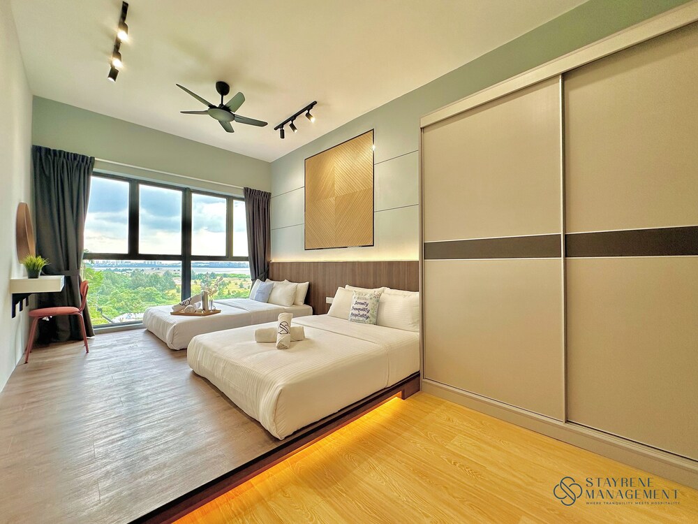 Country Garden Danga Bay Sea View Homestay by Stayrene