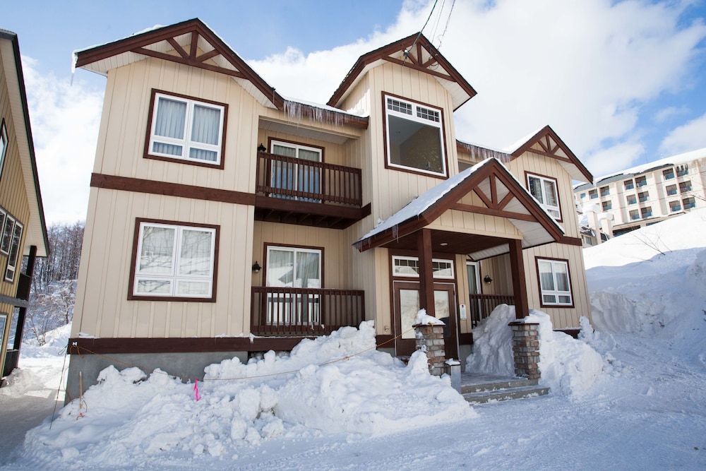Niseko Alpine Apartments