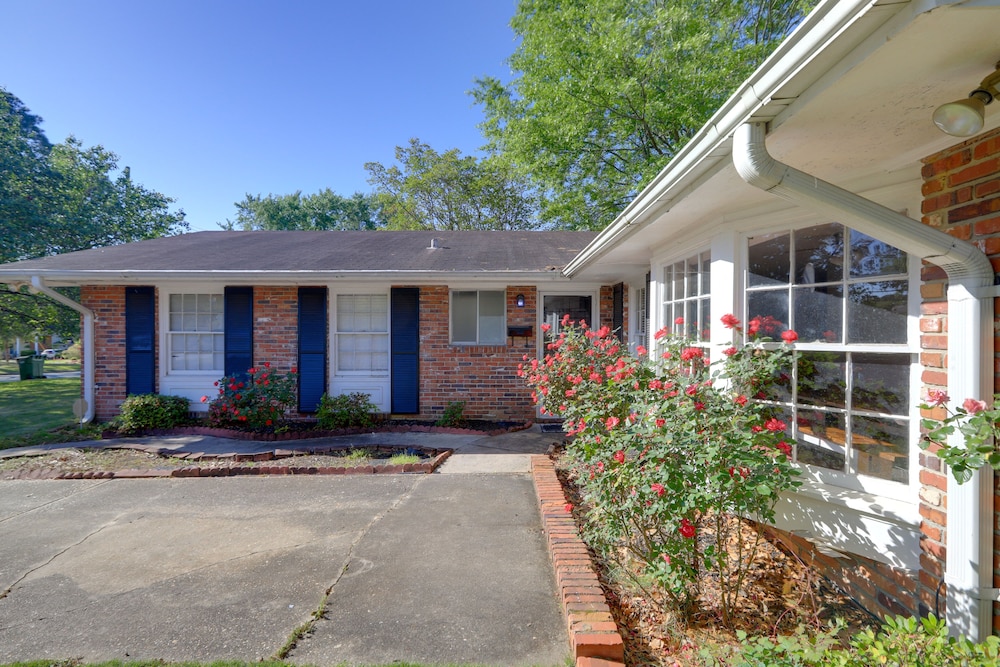'the Ranger House' Columbus Home: Fenced Backyard view 5