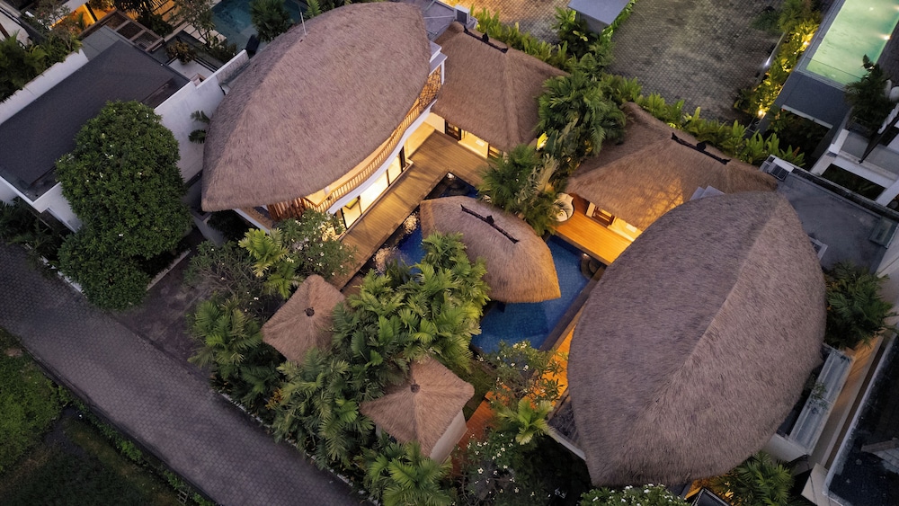 Aragreen Berawa Villa