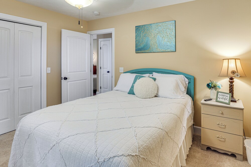 Hot Tub & Scenic Deck! Spacious Cookeville Retreat