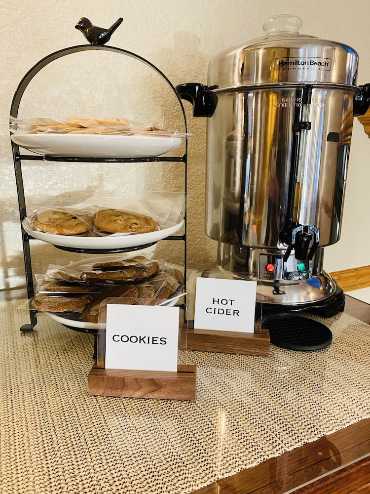 Coachman Inn & Suites