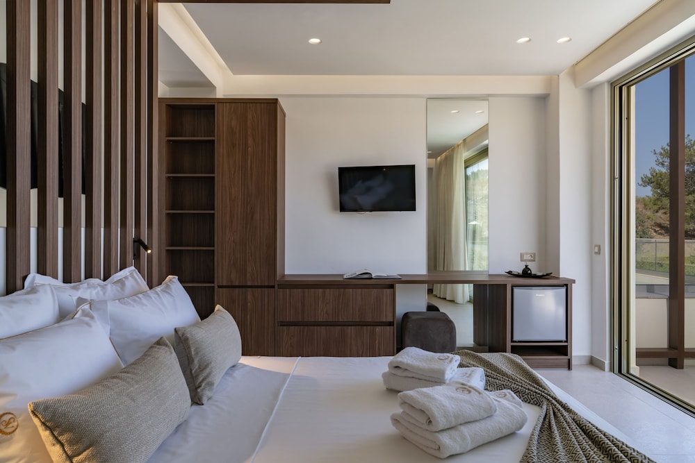 Luxurious Villa Selestine - With Private Pool