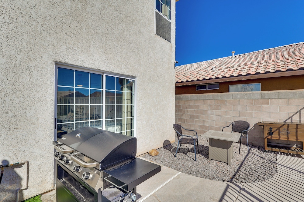 Pool, Games & Patio Bar! Epic Bullhead City Oasis