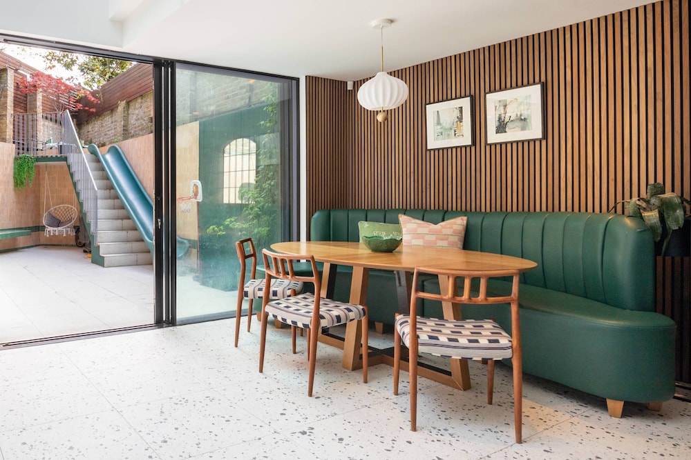 Westbourne Park Road XVI by Onefinestay