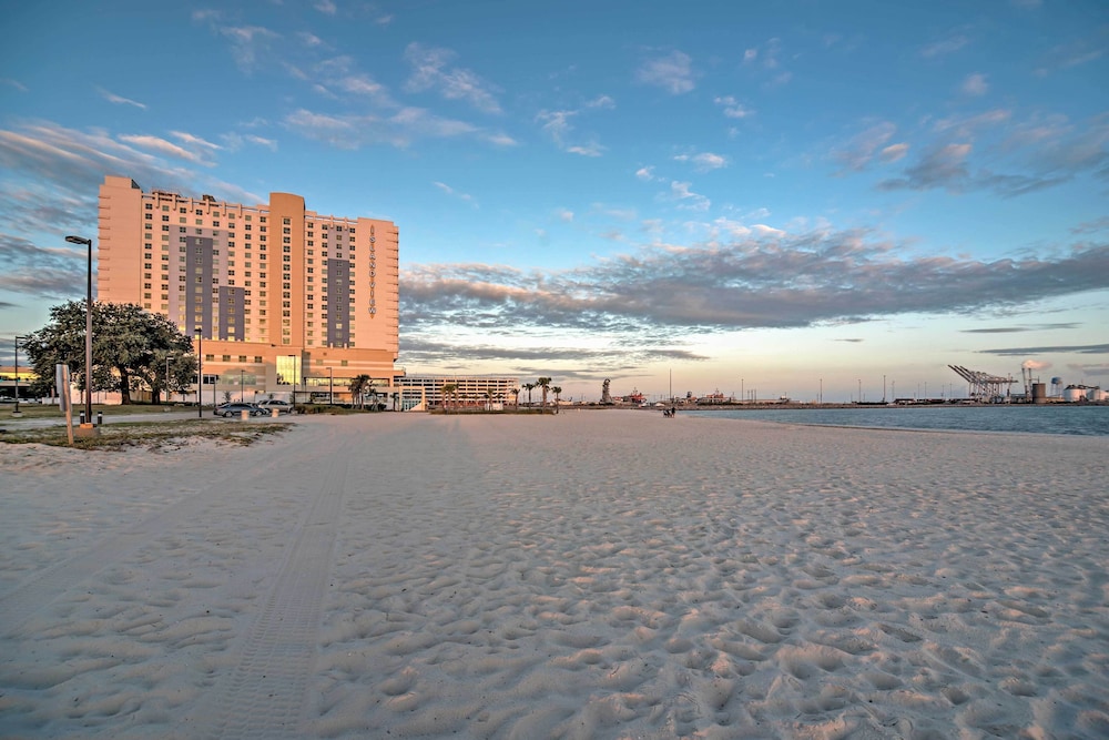 Hotel Charming Gulfport Getaway Only 3 Blocks to Beach! - Image 1
