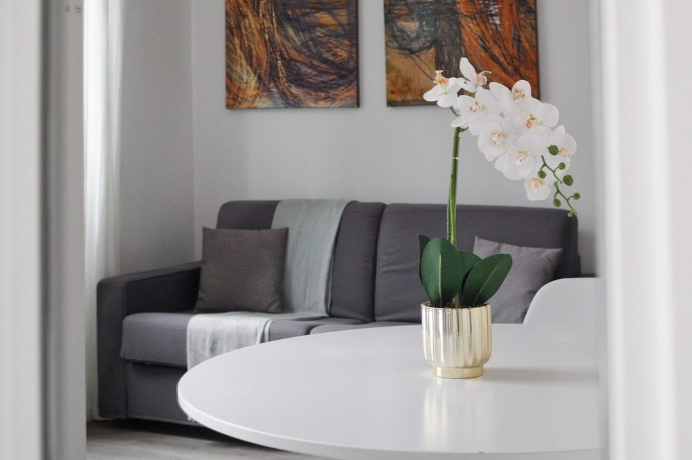 JOIVY Modern Studio for 3