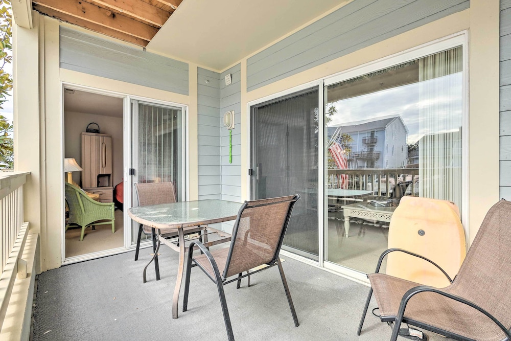 Canal Views & Community Pool: Ocean City Condo view 2